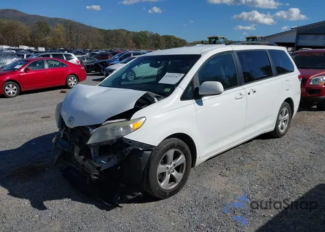 2011 Toyota Sienna Le V6 z USA, uszkodzony, nr VIN 5TDKK3DCXBS113365